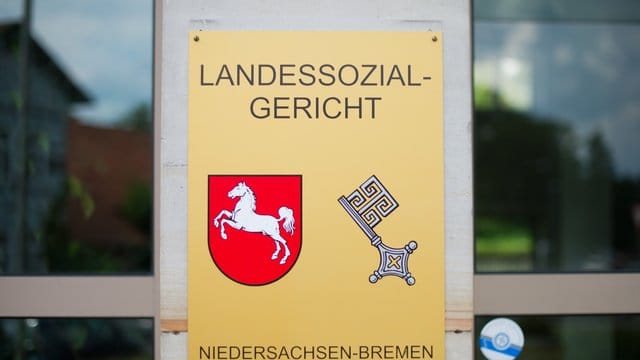 Landessozialgericht Niedersachsen-Bremen stellte klar: Ein E-Roller ist kein Hilfsmittel der Gesetzlichen Krankenversicherung. Landessozialgericht Niedersachsen-Bremen stellte klar: Ein E-Roller ist kein Hilfsmittel der Gesetzlichen Krankenversicherung.