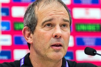 Testet zweimal mit Deutschlands Handball-Frauen gegen die Niederlande: Bundestrainer Henk Groener.