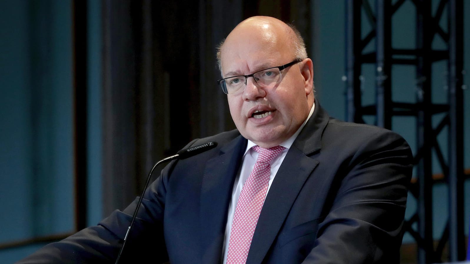 Bundeswirtschaftsminister Peter Altmaier (CDU): Sollten Gespräche mit Russland führen, bevor Sanktionen verhängt werden.