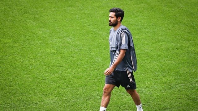 War mit dem Ergbenis gegen die Schweiz trotz seines Tores nicht zufrieden: Ilkay Gündogan. War mit dem Ergbenis gegen die Schweiz trotz seines Tores nicht zufrieden: Ilkay Gündogan.