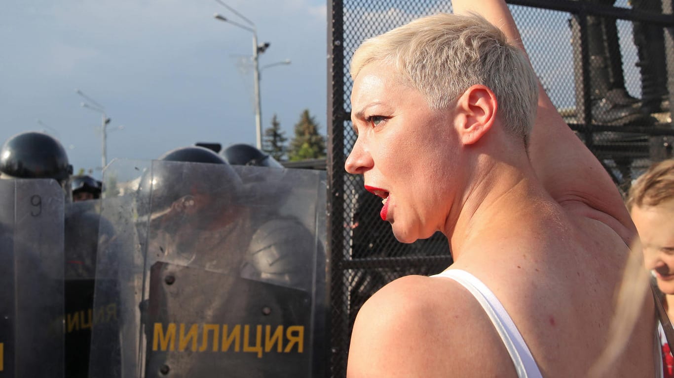 Maria Kolesnikowa: Nachdem es am Montag hieß, die Oppositionsführerin sei entführt worden, soll sie nun beim Grenzübertritt verhaften worden sein.