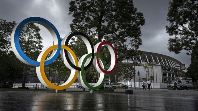 Die Olympischen Spiele 2021 sollen trotz aller Widrigkeiten stattfinden. Die Olympischen Spiele 2021 sollen trotz aller Widrigkeiten stattfinden.