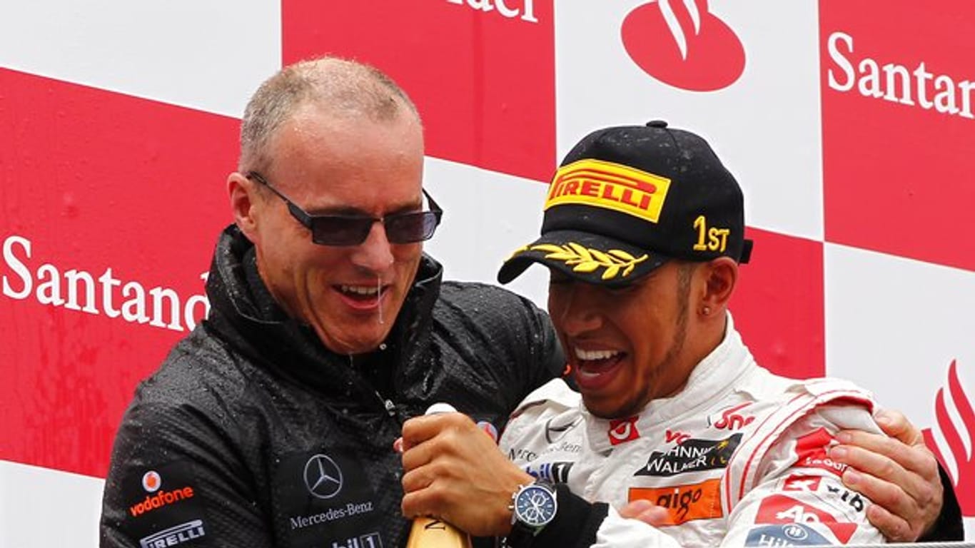 War vor dem Wechsel zu Williams fast zwei Jahrzehnte für McLaren tätig: Simon Roberts bei der Siegerehrung auf dem Nürburgring.