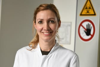 Sandra Ciesek ist Direktorin des Instituts für Medizinische Virologie am Universitätsklinikum Frankfurt – und ist nun alle zwei Wochen im "Coronavirus-Update" zu hören.