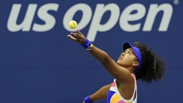 Naomi Osaka, hier im Achtefinale gegen die Estin Kontaveit, ist ins Halbfinale eingezogen. Naomi Osaka, hier im Achtefinale gegen die Estin Kontaveit, ist ins Halbfinale eingezogen.