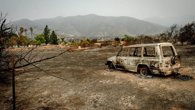 Ausgebrannte Fläche in Kalifornien: Waldbrände wüten in dem US-Bundesstaat.