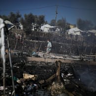 Das abgebrannte Flüchtlingscamp: Hier lebten 13.000 Menschen.