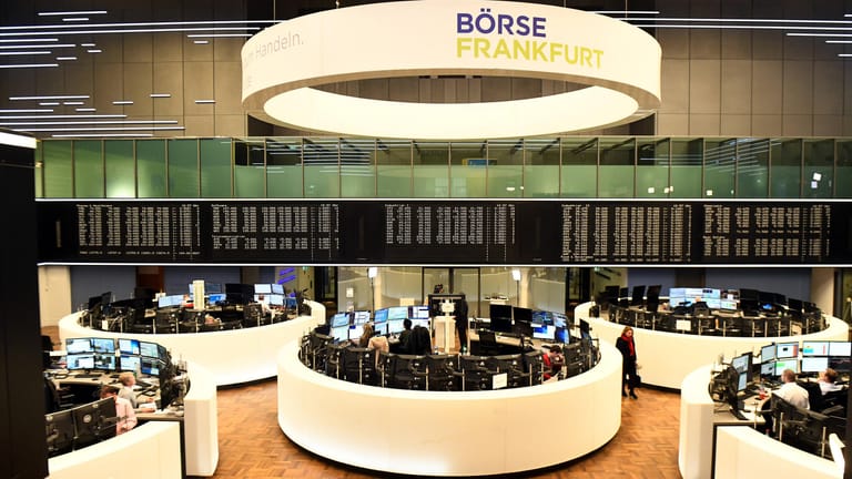 Blick in den Börsensaal in Frankfurt heute (Archivbild): Der Handel funktioniert heute hauptsächlich vollautomatisch.
