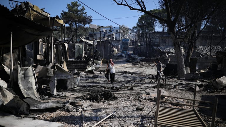 Lager in Trümmern: Nach Angaben der Polizei sollen 99 Prozent des Camps zerstört worden sein.