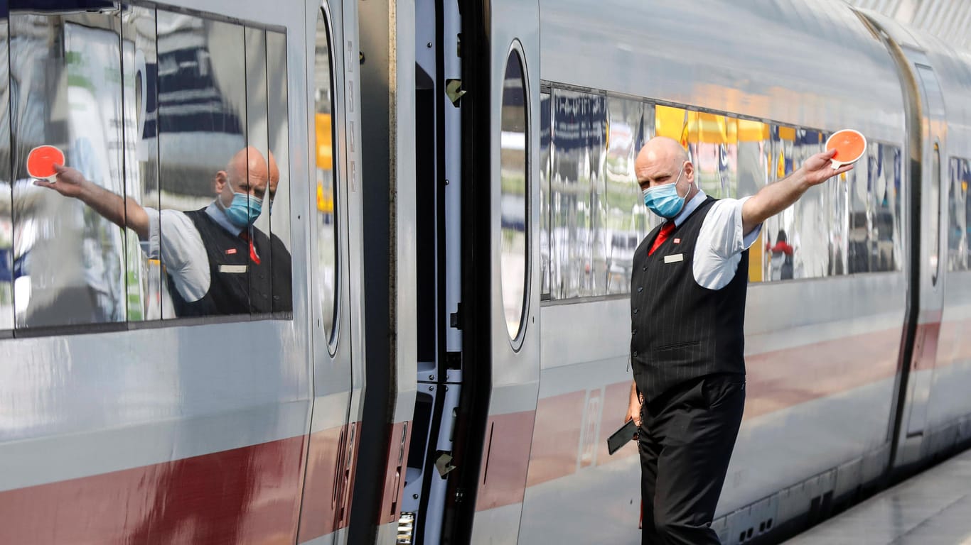 Bahnfahren in der Corona-Krise: Angestellte ließen sich freiwillig auf eine Corona-Ansteckung und Antikörper testen.