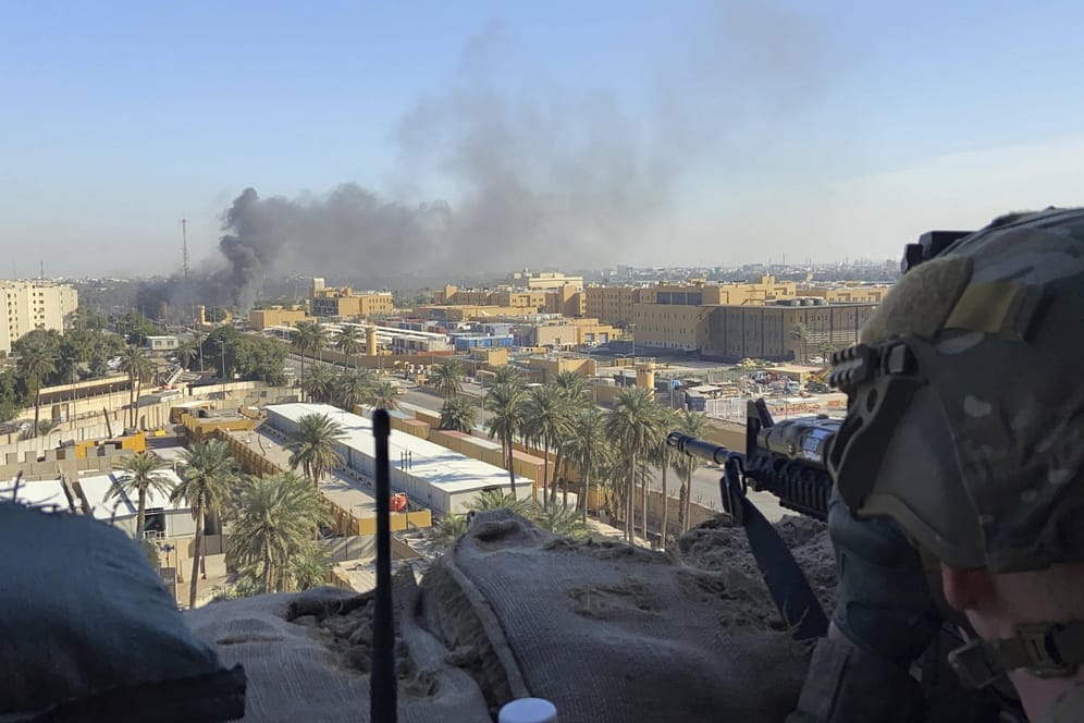 Ein US-Soldat in Bagdad: US-Präsident Trump will weniger Soldaten im Irak stationieren.