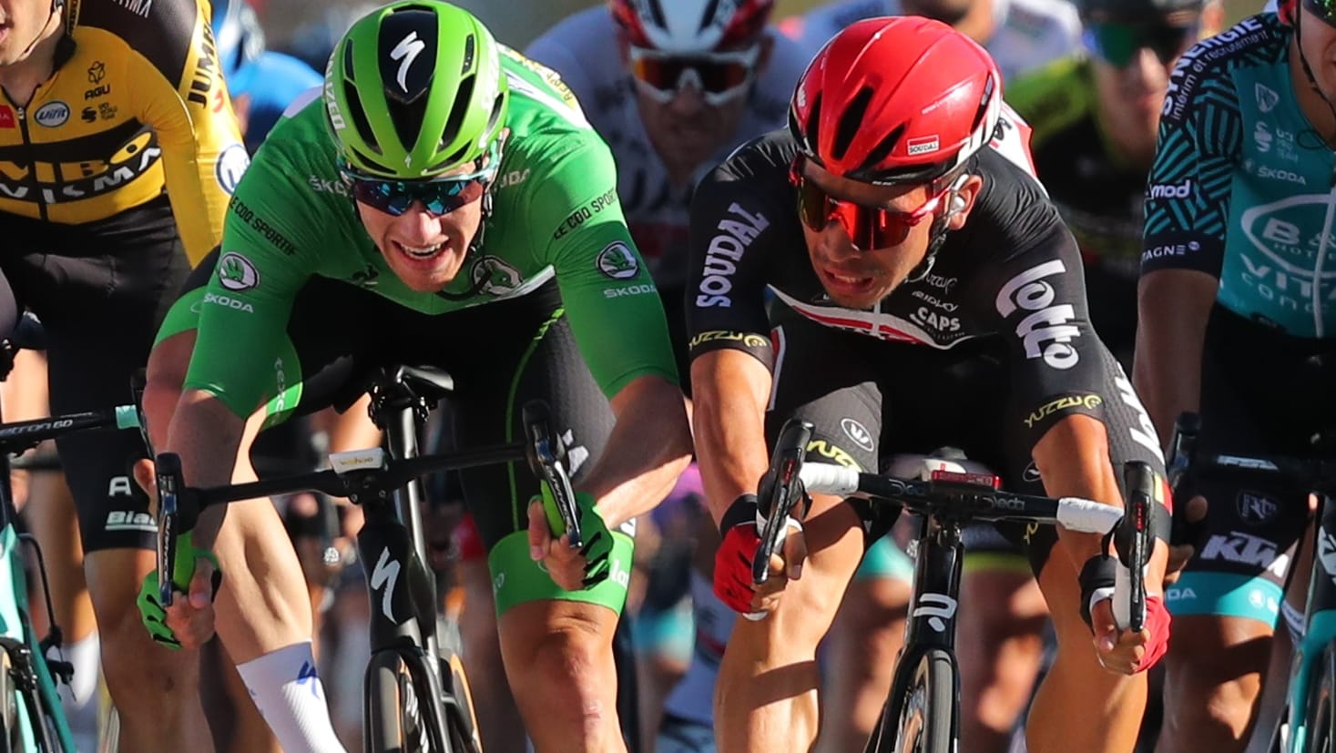 Lenker an Lenker: Ewan (r.) neben dem Sprint-Führenden Bennett auf den letzten Metern der 11. Etappe.