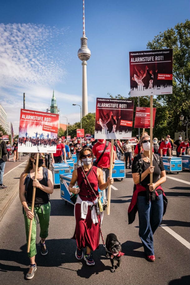 In Berlin demonstrierten Tausende Beschäftigte der gefährdeten Veranstaltungsbranche. Sie hielten sich dabei an die Hygieneregeln.