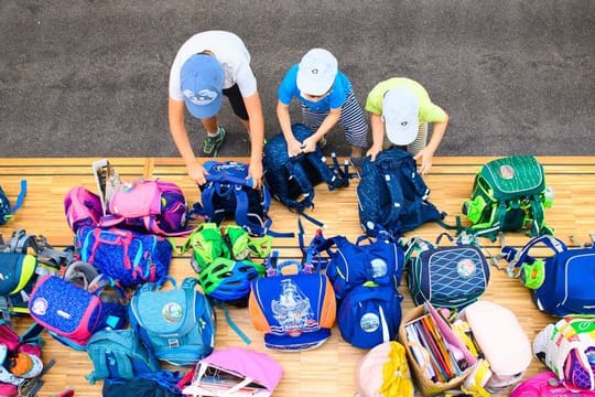 Im Koalitionsvertrag von Union und SPD ist ein Rechtsanspruch auf Ganztagsbetreuung für Kinder im Grundschulalter ab 2025 vereinbart.