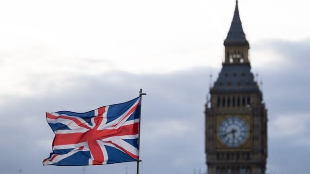 "Mit ihrem derzeitigen Kurs verliert die britische Regierung massiv Glaubwürdigkeit in den Post-Brexit-Verhandlungen", sagt BDI-Hauptgeschäftsführer Joachim Lang. "Mit ihrem derzeitigen Kurs verliert die britische Regierung massiv Glaubwürdigkeit in den Post-Brexit-Verhandlungen", sagt BDI-Hauptgeschäftsführer Joachim Lang.