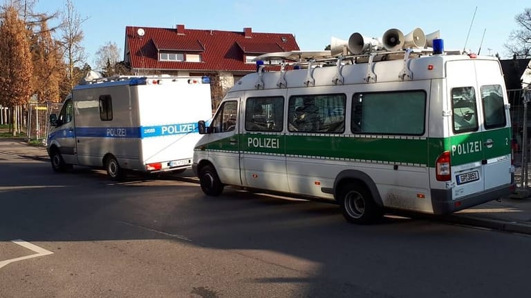 Ein Lautsprecherwagen der Polizei in Stuttgart (Archivbild): Beim bundesweiten Warntag testen die Behörden auch Warndurchsagen mit Einsatzfahrzeugen.