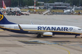 Ryanair-Flieger am Airport Düsseldorf: Die Fluggesellschaft macht diese Basis dicht.
