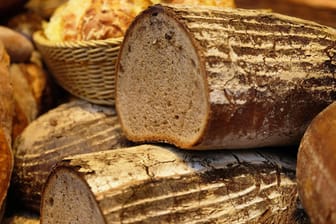 Backwaren (Symbolbild): Das Unternehmen Sondermann-Brot hat viele Geschäfte zugemacht.