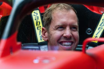 Sebastian Vettel hat gut lachen: Mit der Entscheidung für Aston Martin steht der Noch-Ferrari-Pilot als Gewinner im Konflikt da.