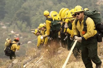 Allein in Kalifornien kämpften rund 14 000 Feuerwehrleute gegen 29 Wald- und Buschbrände.
