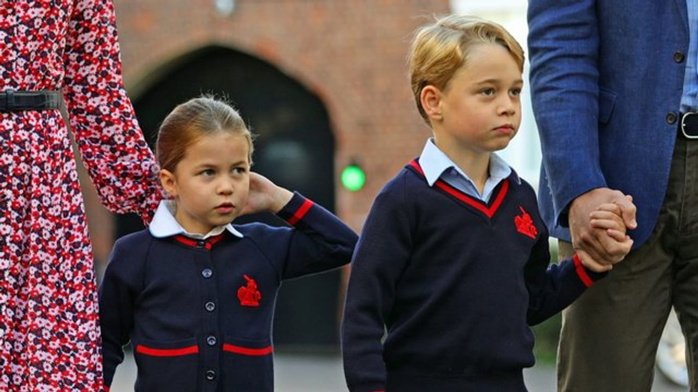 Prinzessin Charlotte und ihr Bruder Prinz George am ersten Schultag in London.