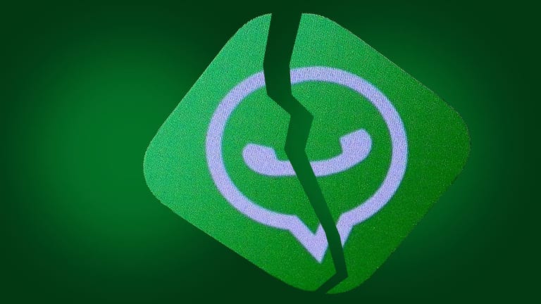 WhatsApp-Logo mit Bruch: Vorsicht vor diesen Gefahren