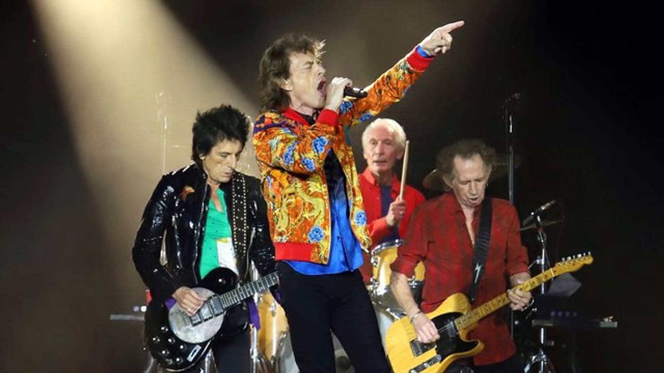 Spielen weiterhin ganz oben mit: Ronnie Wood (l-r), Mick Jagger, Charlie Watts und Keith Richards von den Rolling Stones (2019).