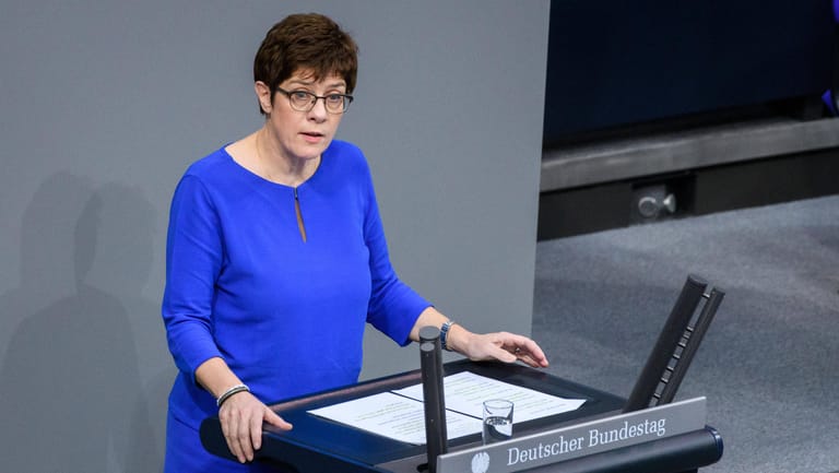 Annegret Kramp-Karrenbauer: Der Verteidigungsministerium wird der Vorschlag vorgelegt.