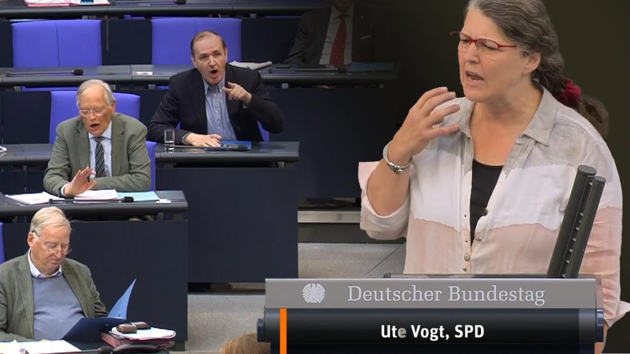 Hitzige Debatte im Bundestag zur Brandkatastrophe in Moria