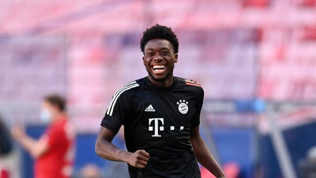 Ist wegen fehlender Arbeitsgenehmigung nicht von Crystal Palace verpflichtet worden, sondern von den Bayern: Alphonso Davies.
