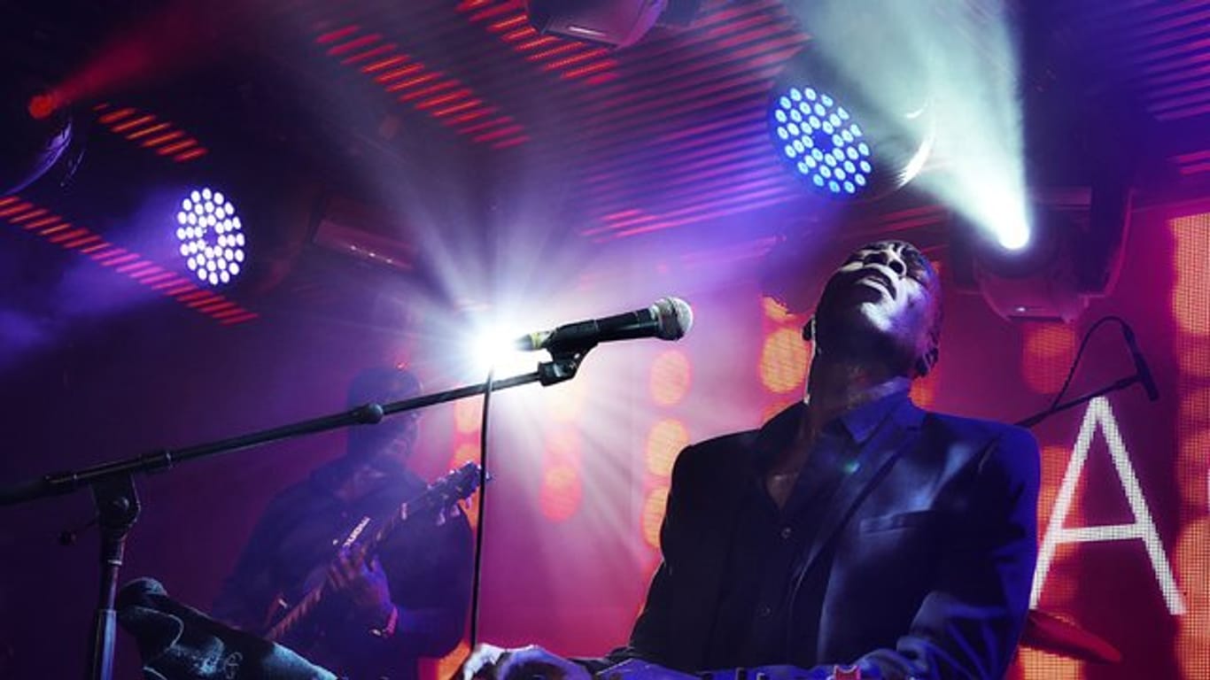 Der britische Popmusiker Roachford hat ein neues Album: ""Twice In A Lifetime".