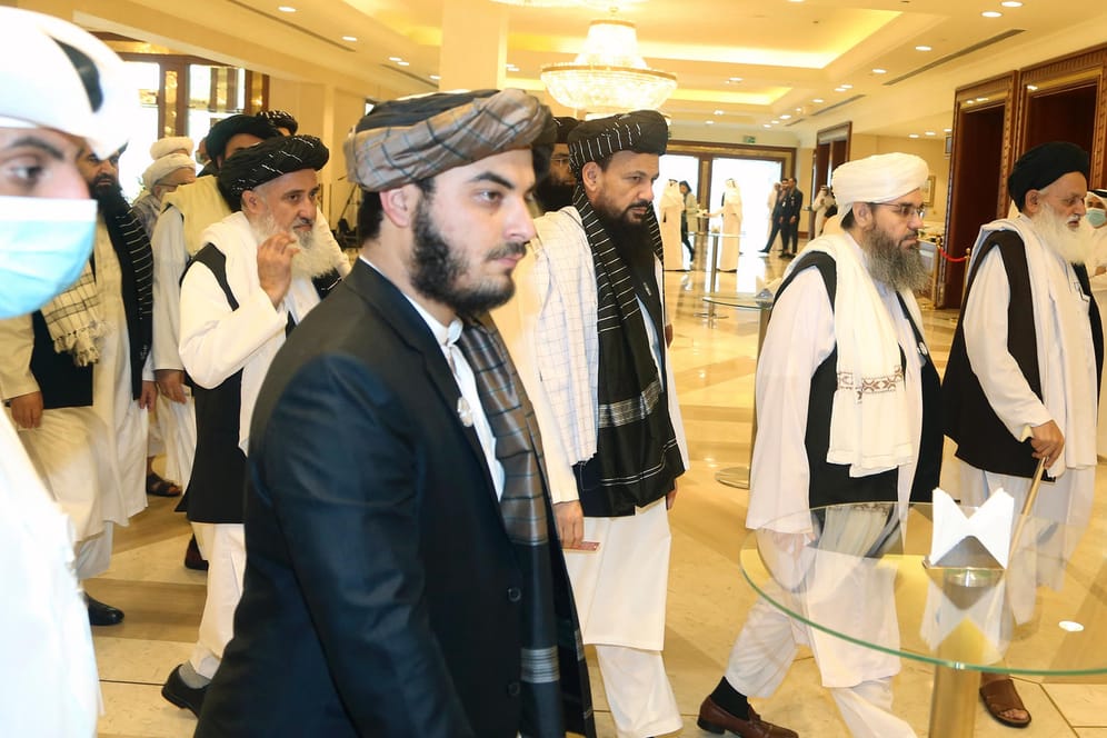 Die Taliban-Delegation kommt zur Eröffnungssitzung der Friedensgespräche: Die Hoffnungen sind groß.