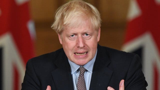 Premierminister Boris Johnson spricht bei einer virtuellen Pressekonferenz in der Downing Street 10.