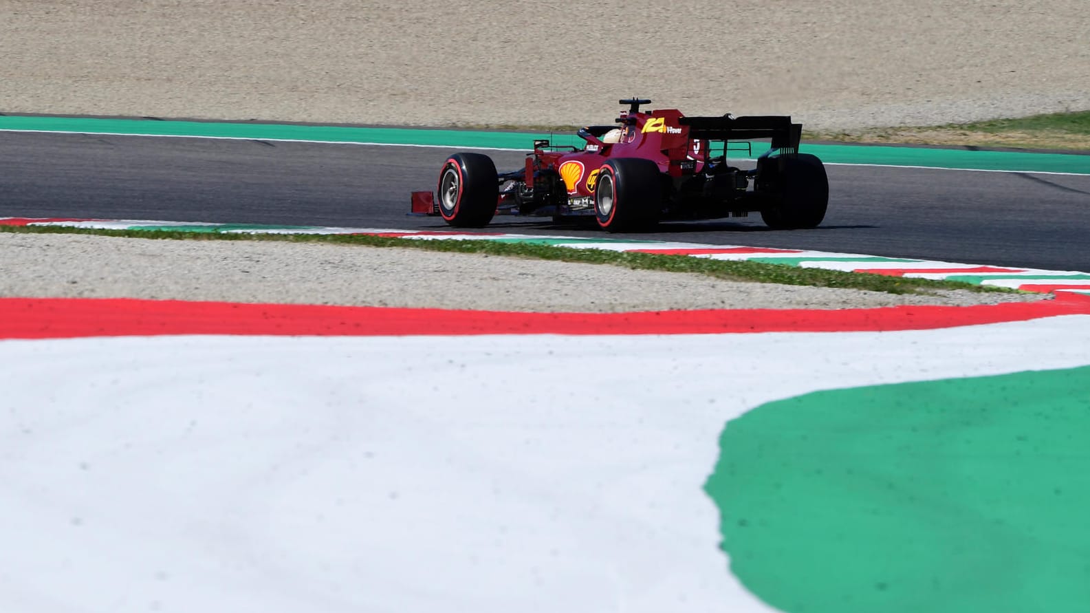 Sebastian Vettel auf der Strecke in Mugello.