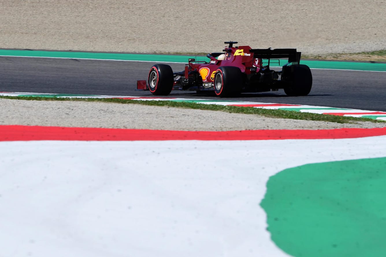 Sebastian Vettel auf der Strecke in Mugello.