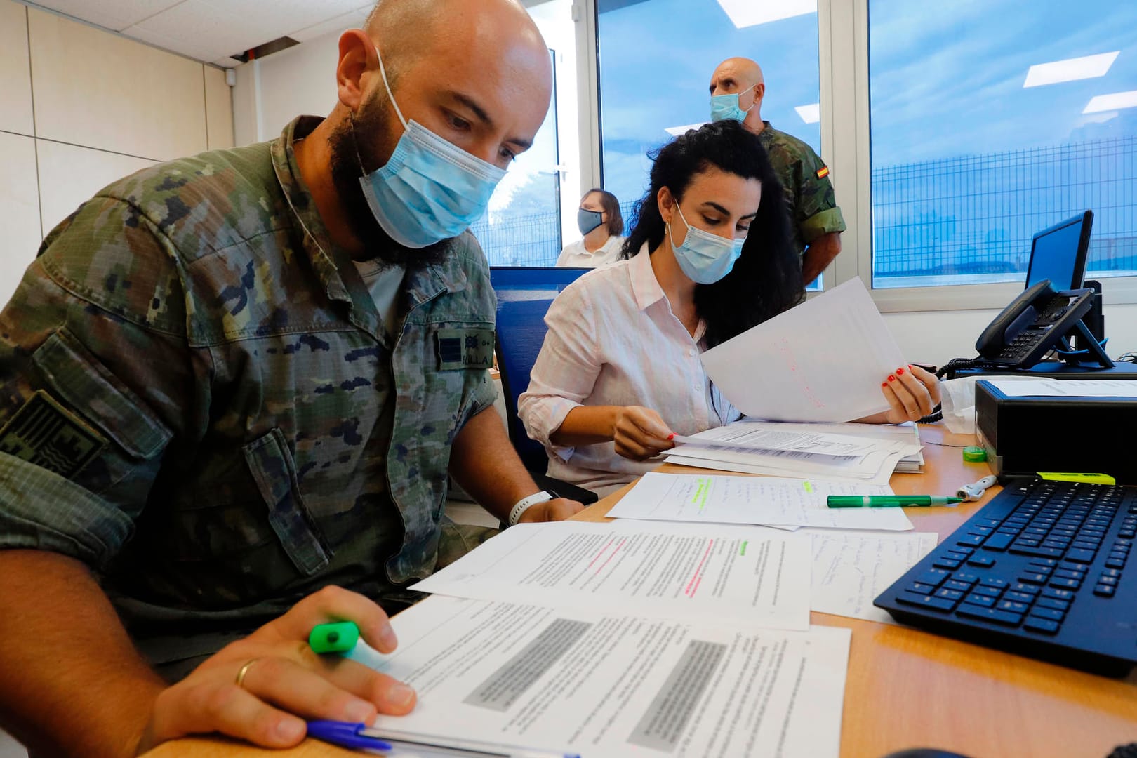 Militärangestellte verfolgen in Palma de Mallorca Corona-Fälle: Die Zahlen der Balearen wurden tagelang zu niedrig angegeben.