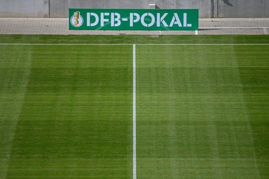 Die DFB-Pokalpartie zwischen Waldhof Mannheim und dem SC Freiburg findet trotz Corona-Fällen statt.