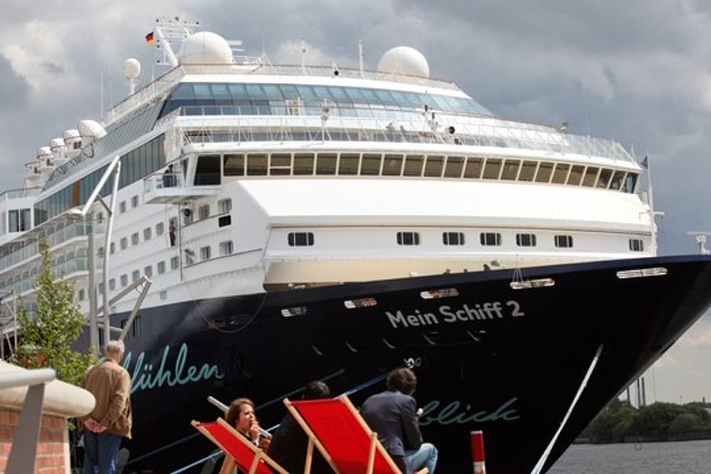 Das Tui-Cruises-Kreuzfahrtschiff "Mein Schiff 2": Die Flotte lag monatelang nur in Häfen, der vollständige Neustart ist für Frühjahr 2021 angedacht.