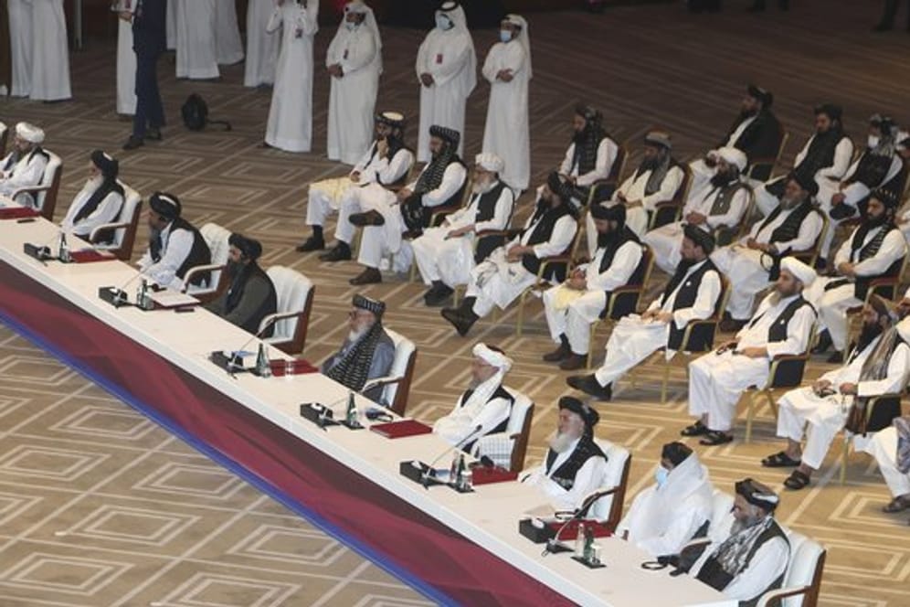 Die Delegation der Taliban bei den Friedensgesprächen in Doha.