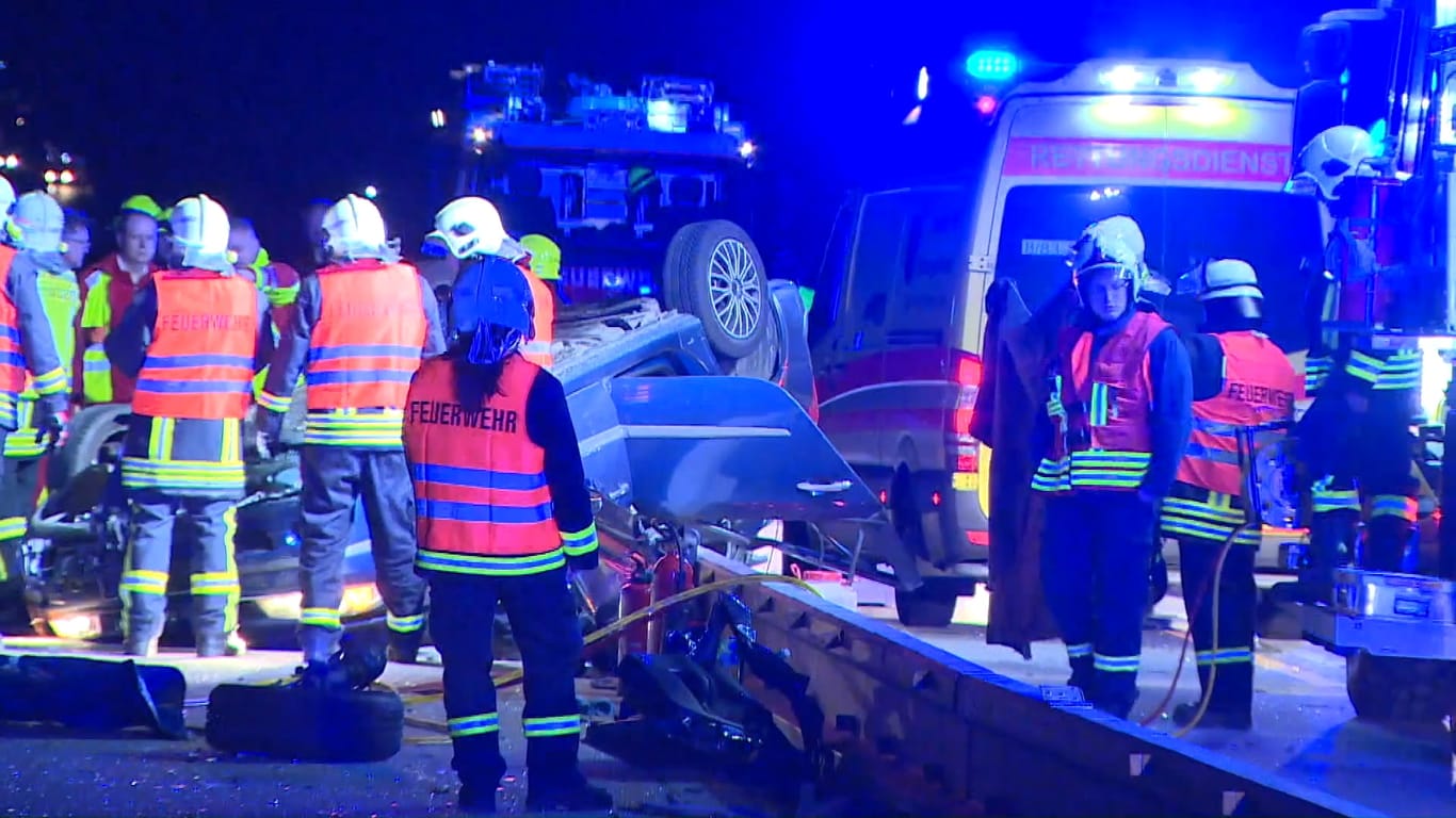 Zwei Tote bei Unfall auf A11 – Autobahn acht Stunden gesperrt