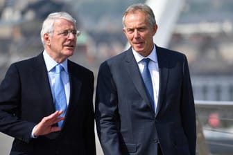 John Major und Tony Blair: Die beiden ehemaligen britischen Premiers verurteilen die Politik ihres Nachfolgers Boris Johnson deutlich.