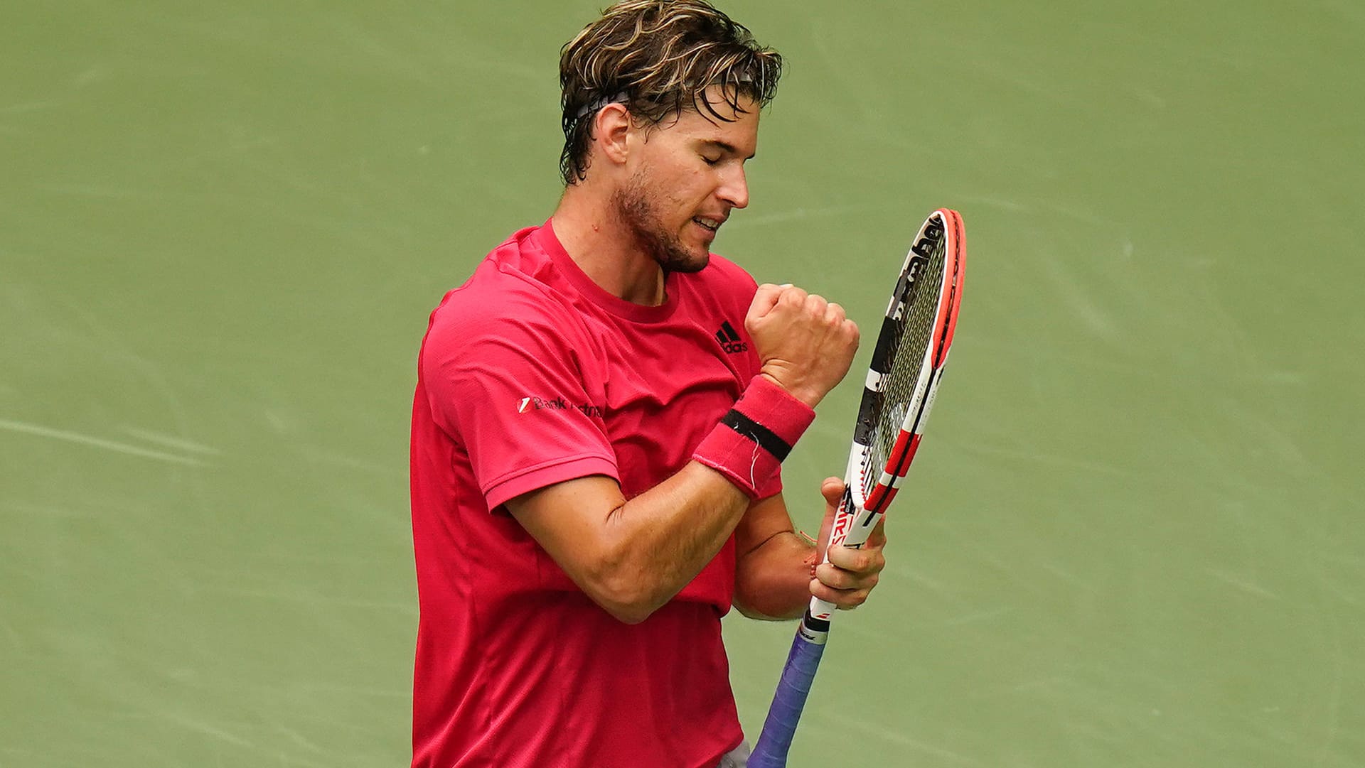 Kämpfte sich ins Match zurück: Dominic Thiem ballt die Faust.