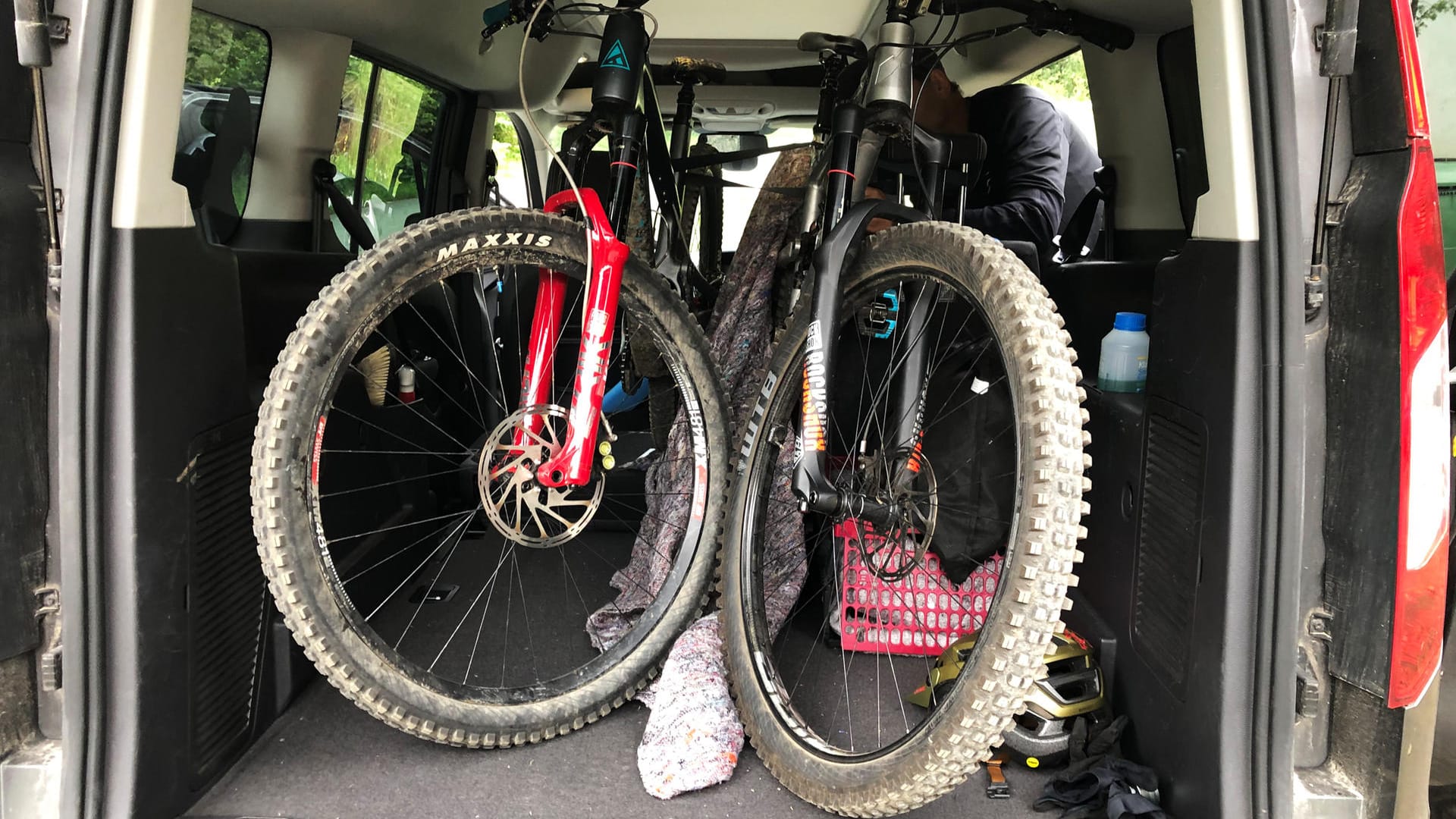 Bequemer Bike-Transport: Um Fahrräder stehend laden zu können, bedarf es einer gewissen Innenraumhöhe.