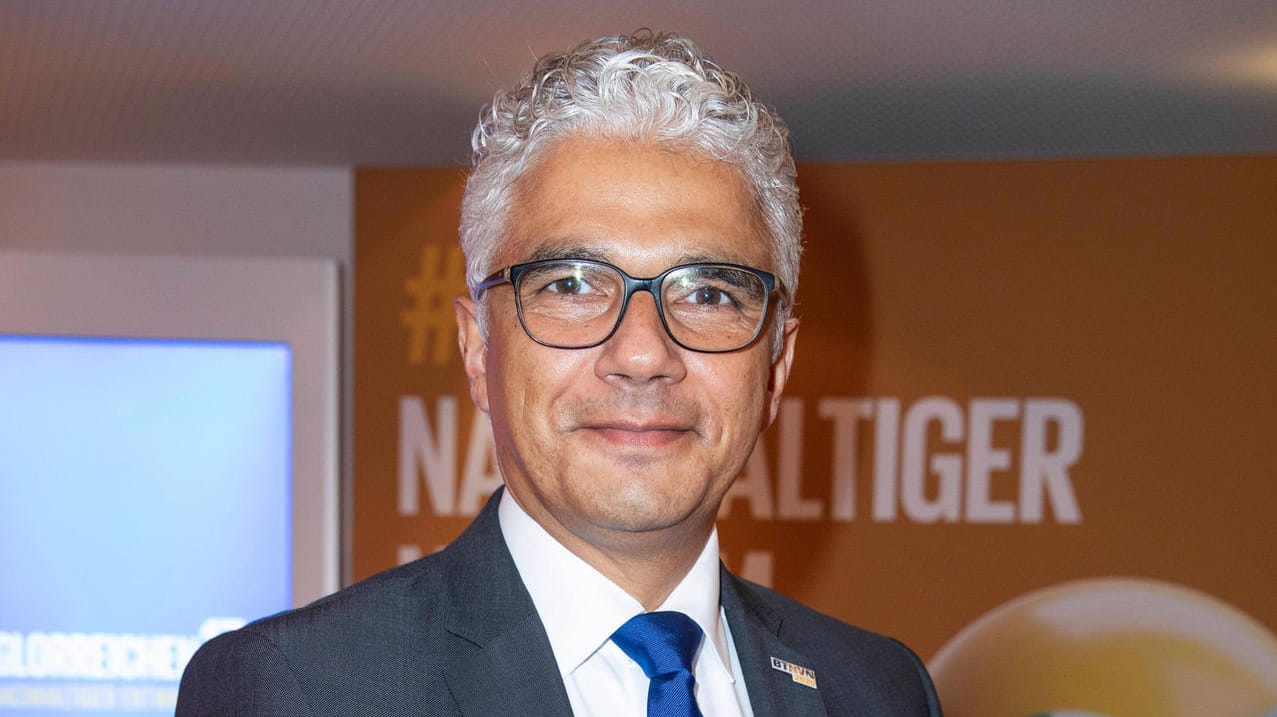 Ashok-Alexander Sridharan bei der Nachhaltigkeitskonferenz: Der Bonner OB muss sich einer Stichwahl stellen. Ashok-Alexander Sridharan bei der Nachhaltigkeitskonferenz: Der Bonner OB muss sich einer Stichwahl stellen.