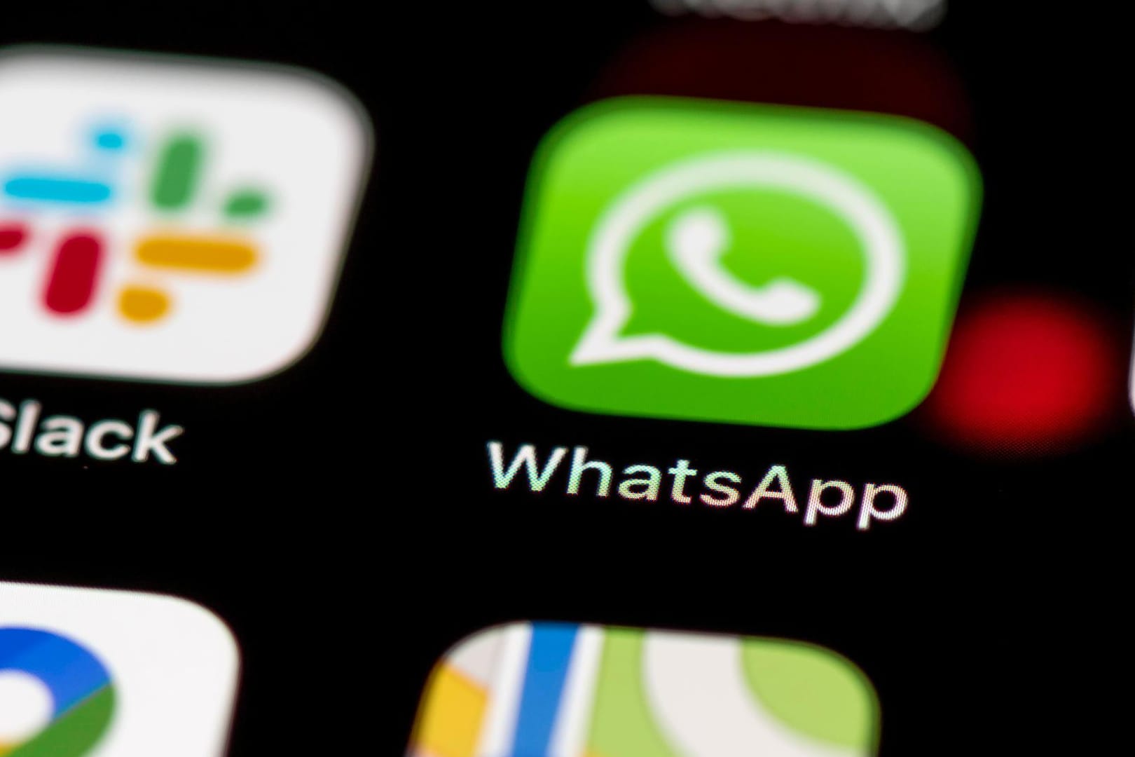 WhatsApp auf einem Smartphone: Geheime WhatsApp-Chats lassen sich in einen Extra-Ordner verschieben.