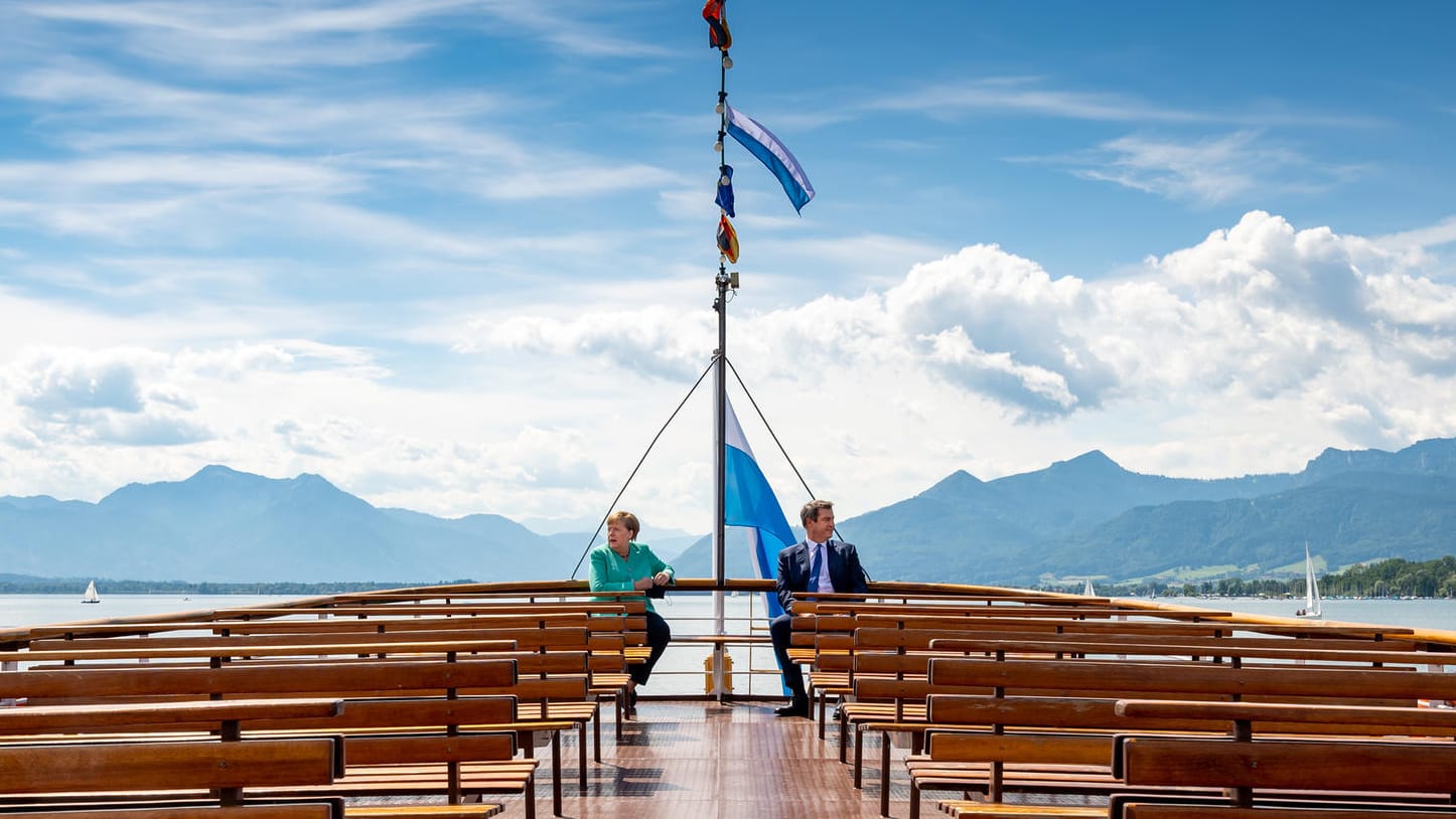 Schöne Bilder, aber keine Inhalte: Bei dem Besuch der Kanzlerin in Herrenchiemsee witterte die Presse ein Bekenntnis von Merkel zu Söder als Kanzlerkandidat. Es kam aber nicht.