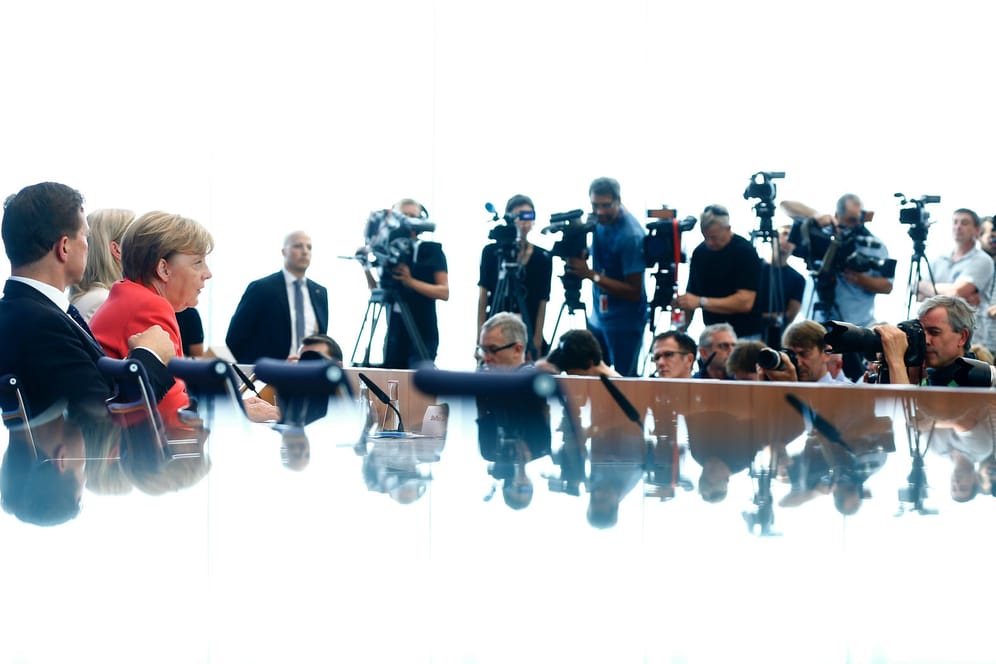 Kanzlerin Angela Merkel bei einer Pressekonferenz: Will die Öffentlichkeit dieses Polit-Rodeo wirklich sehen?