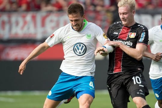 Der Wolfsburger Ignacio Camacho (l) muss seine Karriere beenden.