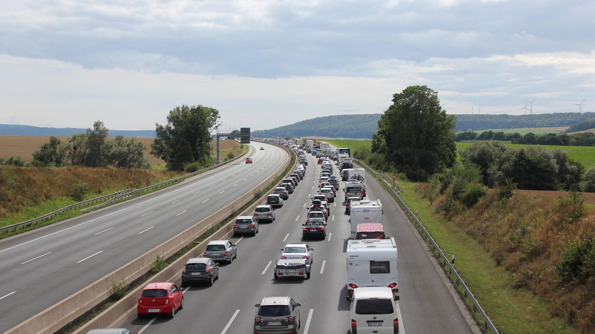 Verkehrsaufkommen: Auf der A7 kann es an diesem Wochenende wieder voll werden.