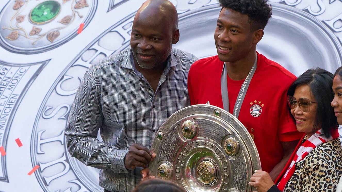 George Alaba: Der Vater von David (links) bei der Meisterfeier im Jahr 2019.